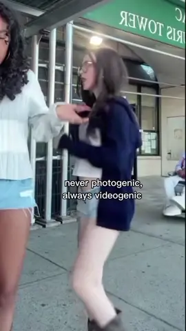 Let's be honest she is both🤡🎈😱🩸Omg the sound doesn't mean anything people #fyp #clarastack #itwelcometoderry #lillybainbridge #it @Arian🐰⚾️ @clara.stack @amanda🖤 @blakecameronjames @matildalawler @𝐦𝐢𝐚🪽 