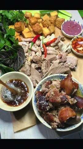 Đi làm về cuối tuần vậy thôi anh em ! #ruoungonbanhien #cuoituanlairai #tieunhilenmoi 