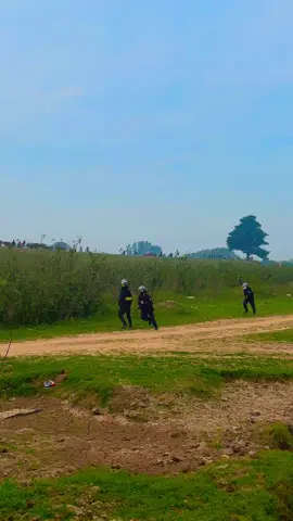 Các cháu nay không chạy được rồi. Hơn 20 anh cơ động thôi 🤣 nẹt bô độ xe cho lắm vào bị dí #câycodon #bacninh #xuhuong #csgt 