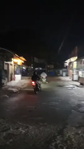 kita mah ultraman keluar cuma malam🤪 #mentahanvideo #katakata #beranda #kampung 