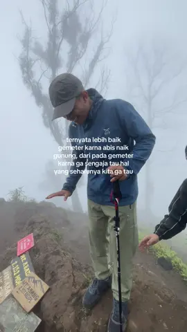 #pendakiindonesia #gunungindonesia #pendakigunung #fyp 