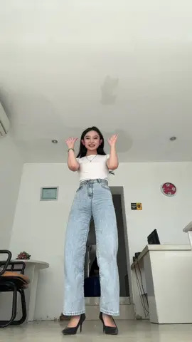 masih dengan heels yang tahan banting