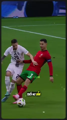 “Thiên tài có thể đến từ trời, nhưng huyền thoại được rèn bằng mồ hôi.” #insghtbongda #ronaldo #cr7 #viraltiktok #xuhuong 