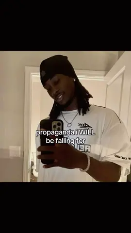 if it’s snowing, i ain’t going!!! #blackmen #fine #arianagrande #lightskin #darkskin 