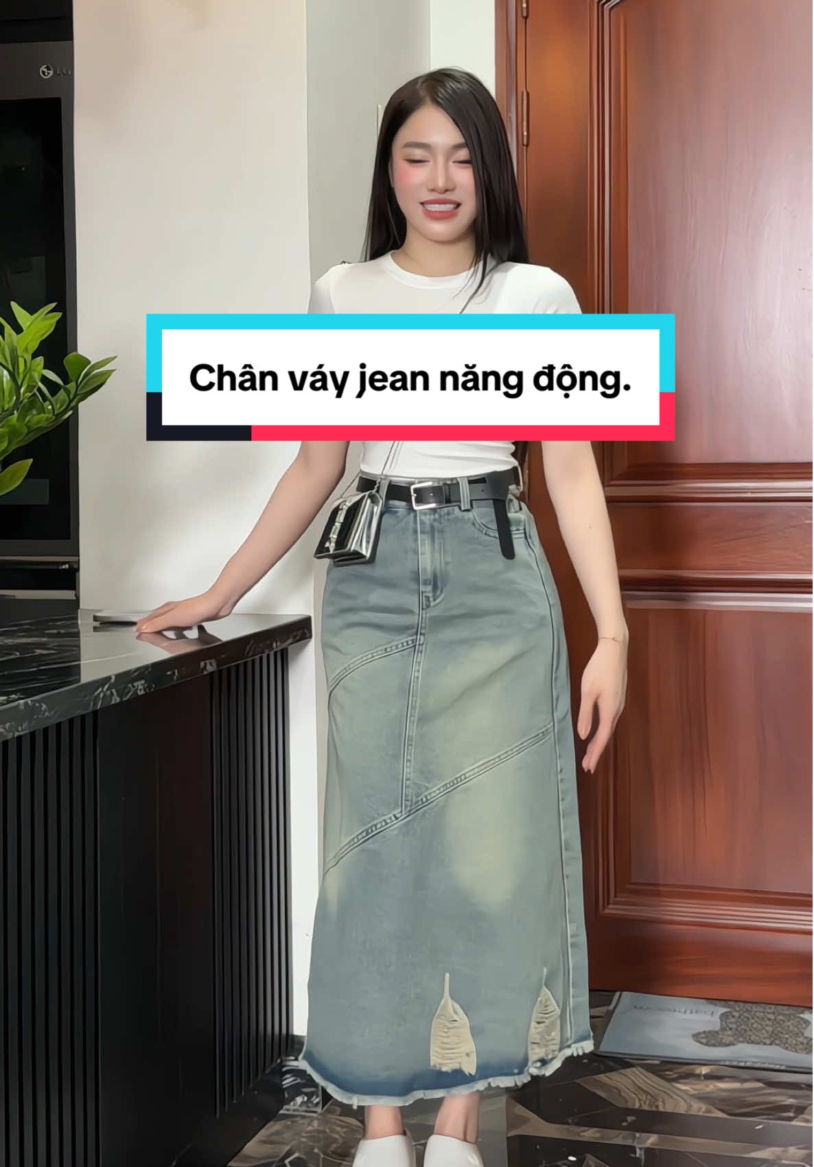 Chân váy jean năng động.#vuongtrangreview #chanvayjean #chanvayjeans #chanvayjeandai #quanaonu 