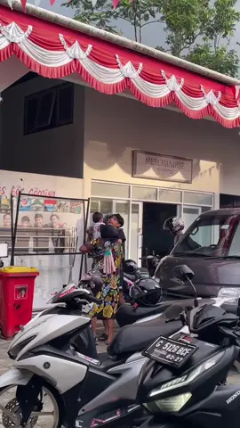 lucuu bgtt ngken di gendong om icangg@فيصل                              #fyp #4upage #isal #magelang24jam #gwsm 