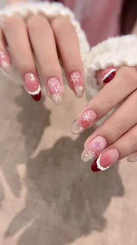 Giá mà trong video nó cũng nhấp nhánh như ở bên ngoài các chuỵ nhề😂 #trending #nail #nailxinh #nailnoel 