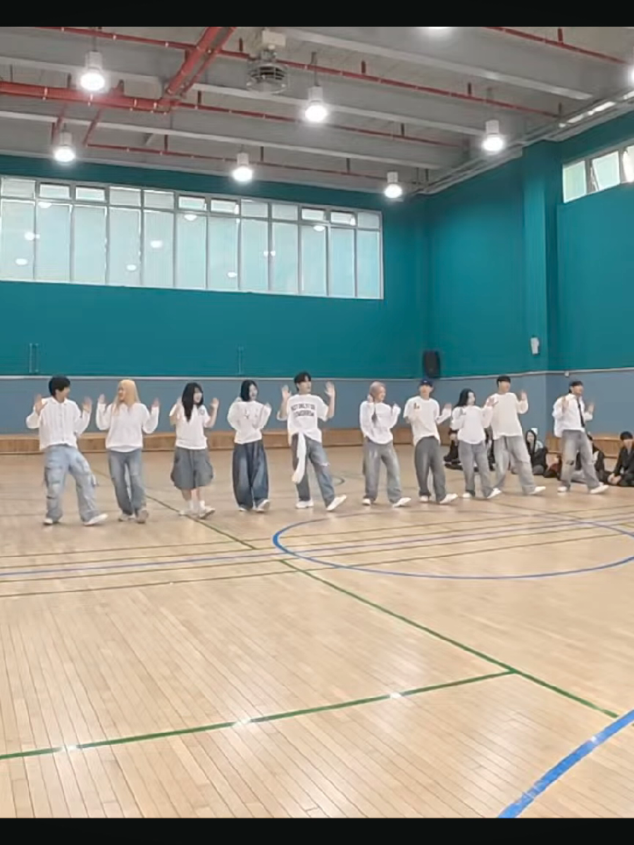 ARTBEAT HERE? IN THE GYM S21 PREVIEW  PARADISE - ORIGINAL BY TREASURE  #fyp #kpop #artbeat #treasure 