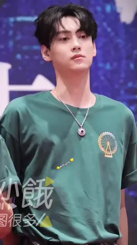 เถียนสวี่หนิง รับบทเป็น ว่านเถียนฉี ออกจากพี่เสื้อเขียว💚วันเปิดกล้องนี้ไม่ได้เลยแม่หล่อเกินหล่อทุกมุม ซีรีส์เรื่อง 七月的一天 One Day In July 💛 #เถียนสวี่หนิง  #TianXuning  #田栩宁  #ฟีดดดシ  #เทรนวันนี้ 