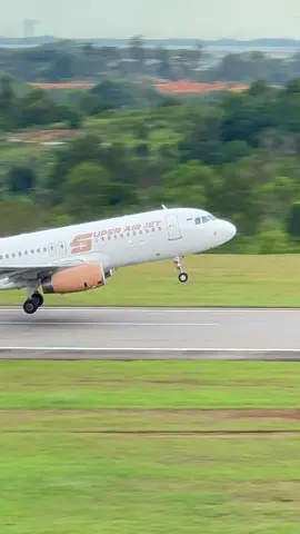 Take off menuju awan mendung #airline #batamtiktok #aviation 