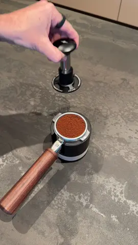 Leveling up my tamp game ☕️⚡️ Testing the new Knight Tamper by MHW-3Bomber – and wow… this thing hits different. Smooth, consistent, and insanely satisfying to use. Your espresso doesn’t stand a chance now. 🔥 #c#coffeee#espressob#baristac#coffeetiktokc#coffeelover#tamper    @MHW-3BOMBER 