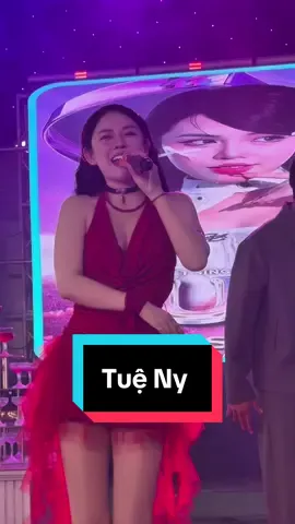 Tuệ Ny thật xinh đẹp trong show diễn sự kiện ở Lâm Hà - Lâm Đồng #baushowlekhacbinh #xuhuongtiktok #tiktokgiaitri #tueny #mtus 