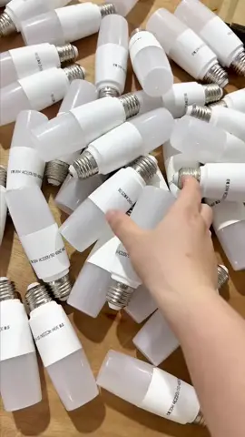 Bóng đèn LED hình trụ 5W 10W 15W 20W Đui E27 Ánh sáng 3000K & 650K Tiết kiệm 90% năng lượng Tuổi thọ 20.000-35.000 giờ Thích hợp cho trang trí nhà cửa quán bar quán cà phê phòng ngủ 