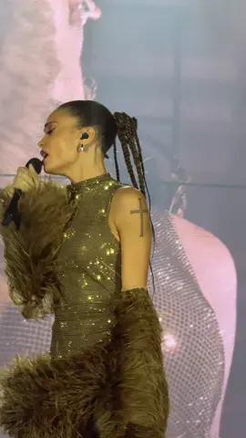 Le cose sono DUE.✨ @ELODIE #elodieshow2025 #bari #perte 