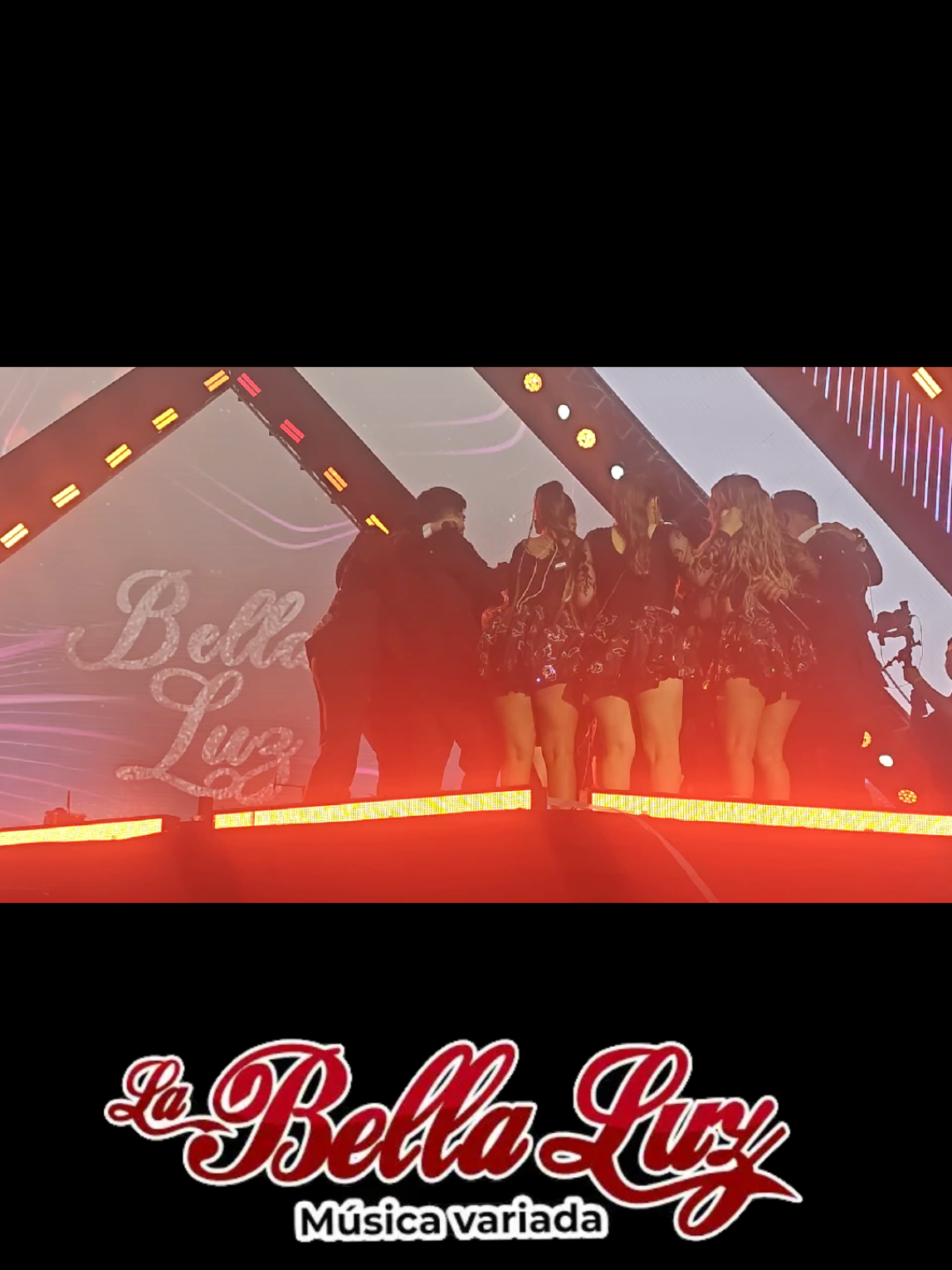 Cierre Final del concierto del 31 Aniversario de La Bella Luz. La Bella Luz en España, Madrid, Torino. Gira de La Bella Luz en Europa. #portamcumbia #31aniversariolabellaluz @WincitoMix🏆🎶 @Orquesta la bella luz ofi @BARUJ @Anely Davila @Josesito Animador @Oscar Junior custodio @Camila Talavera Ayes @stivenfranco_08 @Naldylover⭐ @Deyvis paredes 