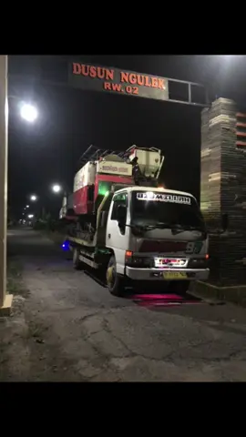 Masih bersama artisnya Lamongan😁@⦸ 𝘗𝘦𝘴𝘢𝘯 𝘥𝘪𝘩𝘢𝘱𝘶𝘴 #combineharvester #maxxibimocombine #petanimuda #sahabatmaxxiseindonesia #fyp 