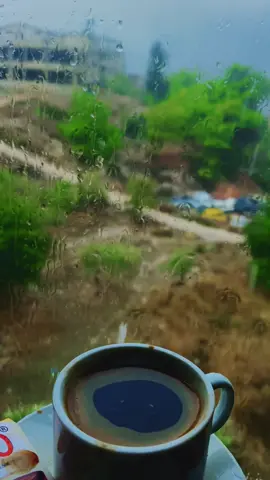 وكأن المطر يأتي على هيئة #طمأنينة ان الايام القادمة أجمل #