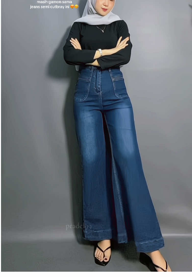 udah pada punya belum nih 🗣️ #outfitideas #jeanshighwaist #outfitjeans #pradel99 