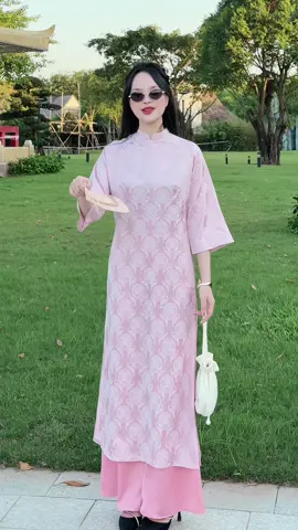 Áo dài cách tân, vải gấm thọ dơi hottrend #hiennguyen666666 #thoitrangnu #aodai #aodaitet #aodaicachtan 