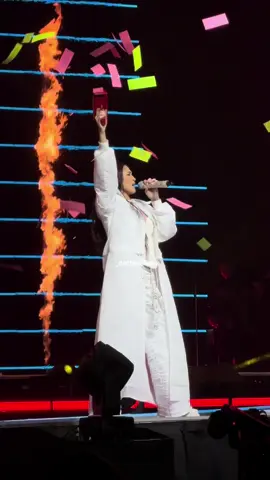 Master Jho's solo prod! Alisin natin yung motor para di maalala ni tito Boyet 😭 Hands down, @JHOANNA @BINI PH!!!!! May isa ka nanamang naakit na bading #biniph #binified #binijhoanna #jhoannarobles 