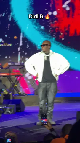 Didi B sur la scène du Parc d’expositions de Davido  #tiktokcotedivoire🇨🇮 #davido #didib #music #foryoupage 