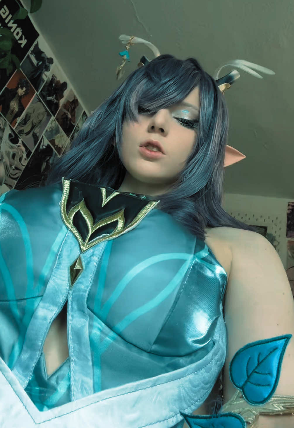 hit the Kitty Toy on my Way to Serve Town #lauma #genshin #laumacosplay #cosplayer #cat 