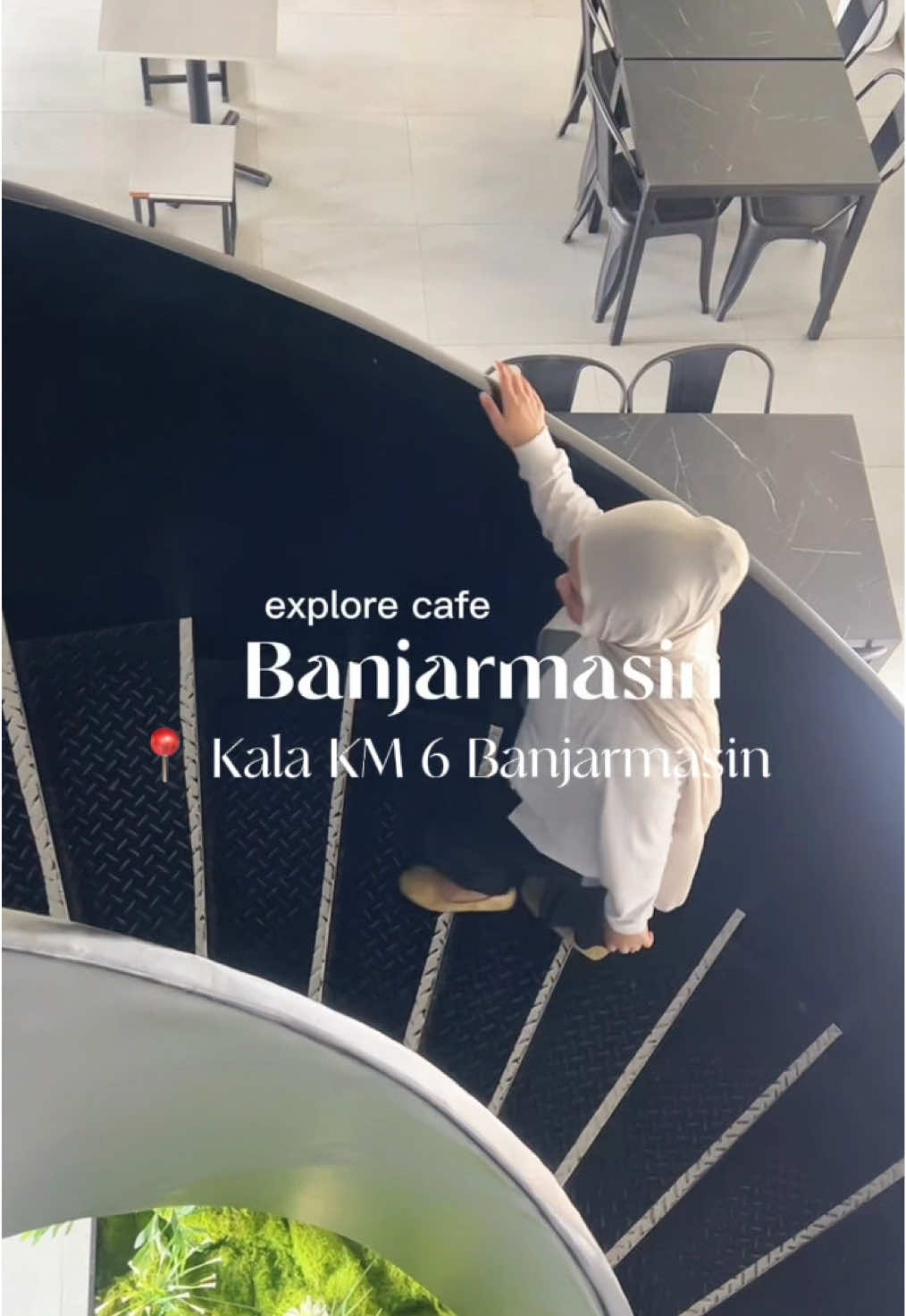 Nikmati kenyamanan URBANVIEW dengan suasana cozy, hanya 5 menit dari cafe estetik favoritmu! ✨☕️  #redtravelers #URBANVIEWbyRedDoorz #bukasemuapintu #cafehopping #hotelaffordable 