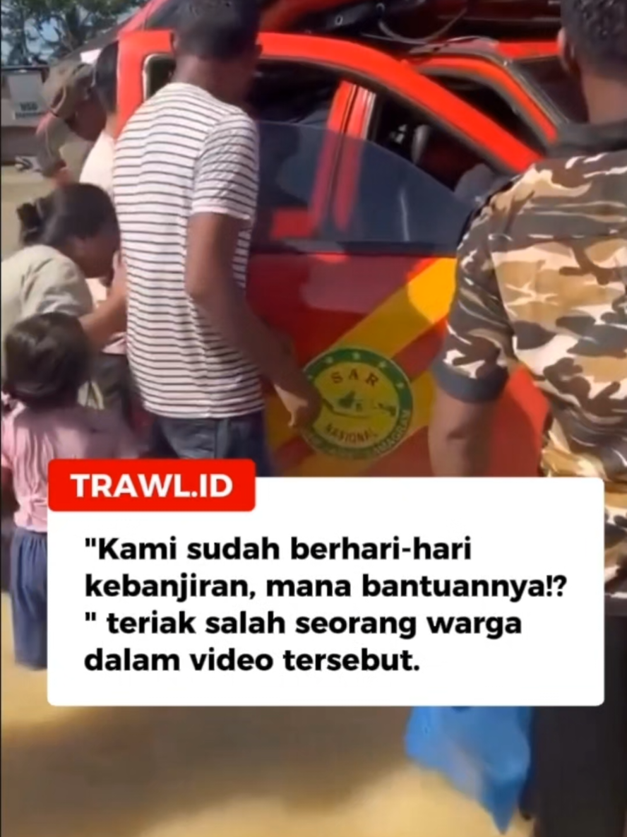Protes ini diduga dipicu oleh lambatnya penanganan dan kurangnya bantuan yang diterima oleh warga terdampak banjir. Dalam video tersebut terdengar suara-suara emak-emak yang mengungkapkan kekecewaan dan kemarahan mereka terhadap tim Basarnas yang dianggap kurang responsif terhadap kebutuhan mendesak. 