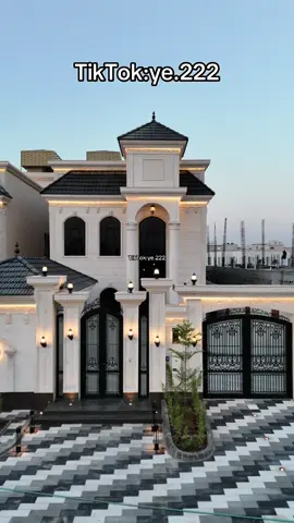 فيلا بواجهة ملكية بتصميم يلامس الذوق الرفيع 🏰 بدا البيع .. شامل المصعد  الموقع / الخبر البحيرة   المساحة/ ٤٢٠ م  السعر / ٢ مليون و ٢٠٠  تفاصيل الفيلا /  دور لارضي: ديوانية خارجية مع دورة مياة - مجلس رجال مع دورة مياة - غرفة طعام - صالة عائلية واسعة - مجلس نساء - دورة مياة مغاسل - مطبخ  مع مستودع - مصعد راكب - جلسة مع شلال  دور الاول : صالة عائلية - ٤ غرف نوم جميع ماستر دور الثاني : صالة عائلية - غرفتين نوم - دورة مياة  - غرفة غسيل  الضمانات /  تحمل جميع الضمانات - البناء على الكود سعودي - تامين شركة ملاذ - اشراف هندسي - توثيق جميع مراحل البناء - جميع الضمانات على الفيلا #fyp #الشرقية_الخبر_الدمام #فلل #عقارات #عقارات_السعودية 