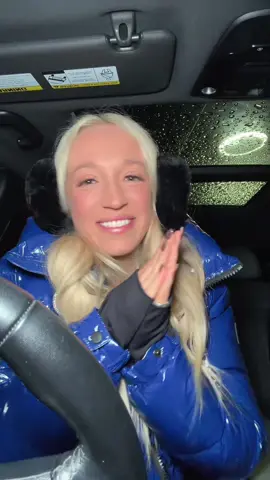 happy snowy gameday!!! #nflcheerleader #indianapoliscolts #gameday #houstontexans #footballsunday 