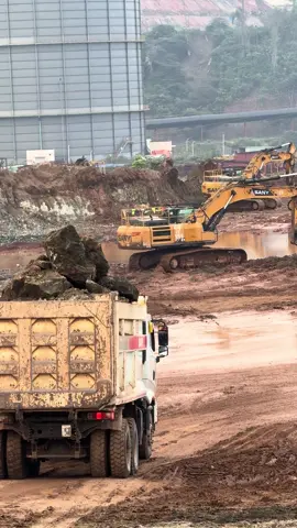 Kurang tinggi katanya muatannya#bukabumikonstruksi#fyp#dingchanggroup#foryoupage#bahodopimorowali 