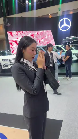 สวดไม่พัก 😅 #ชีวิตเซลล์ขายรถ #เซลส์ขายรถ #หัวหน้าที่รัก #เซลล์เบนซ์  #motorexpo2025 @Fefa_Benzprimus 