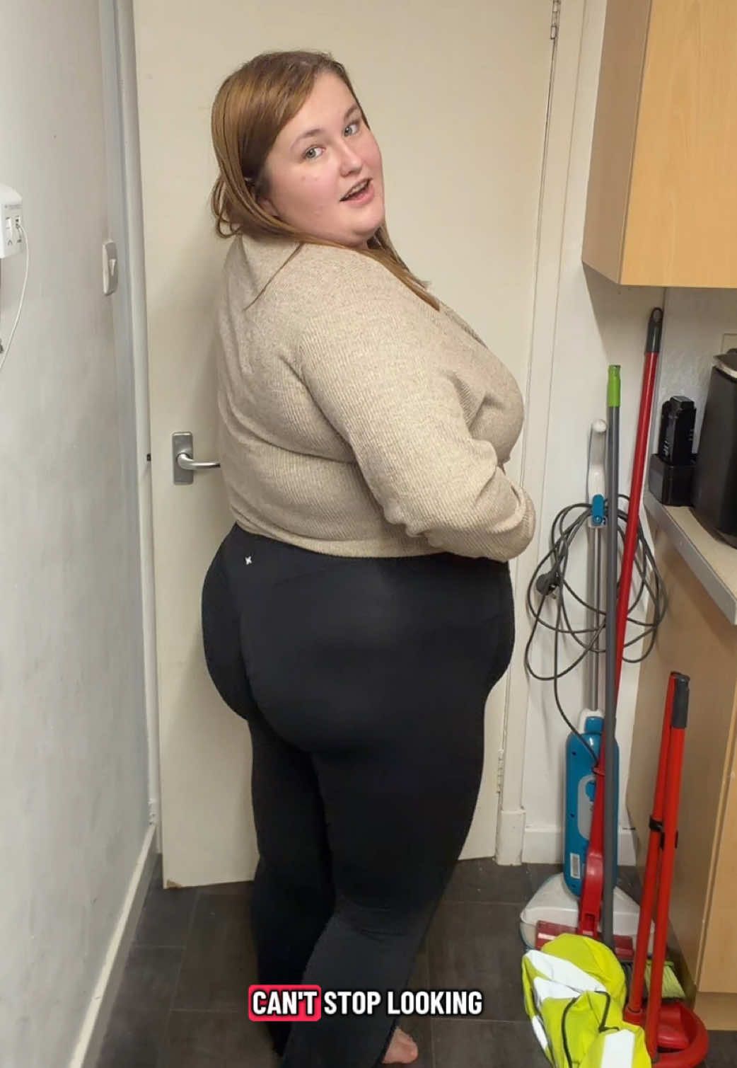 #blackfriday #halaradeals #fyp  Halara Black Friday event is absolutely crazy! Up to 60% off! You have to get a pair of the viral halara butt lifting leggings you just simply halve to if you want to look like you’ve had a BBL 🫢 #buttliftingleggings #halaraleggings 