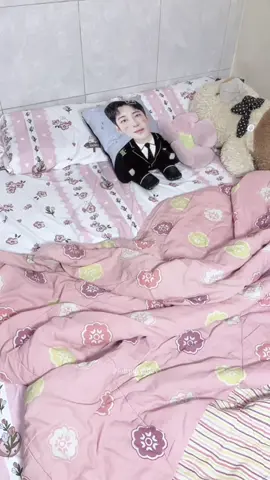 Pinkholic 😜  #pinkaesthetic #pinkbedsheet #pinkroom #wonyoungism 