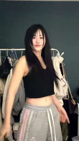 와 뱃살 접히는거 큰일이네