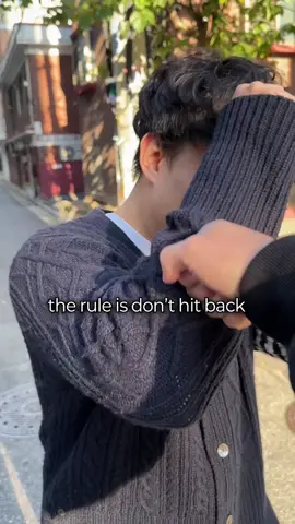 Most foreigners don’t know this “self-defense rule” in Korea 🇰🇷 Please remember everything in this video — it can seriously affect who gets in trouble ⚠️ If someone hits you 👉 don’t hit back Just block ➜ move ➜ record ➜ call 112 📞 Save this now + share with anyone visiting Korea ✈️ And leave comment how do you think about it🤗 #koreatravel #seoultravel #seoullife #koreatrip #korean #korealife #lifeinkorea #lifeinseoul #traveltip #traveltiktok 