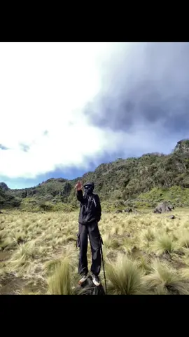 papipap keringetan 🤭 #fotolive #pendakigunung #pendaki #sumbingviabanaran #pendakigunung 