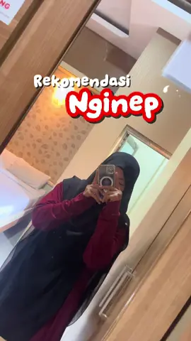 Salah satu hotel affordable dan on budget yang ada di Kudus nih, Red Travelers! Namanya: 📍RedDoorz Near Simpang Tujuh Kudus Lokasi ada di kota dan dekat dengan alun-alun Kudus. Pesannya lewat aplikasi RedDoorz dan masukkan 