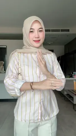 spill ngga nih kemeja ku inihhh???? #kemejawanita #atasanwanita #murahbanget #videotiktok #kranjangkuning 