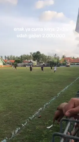 panggah enak seng nyawang🤣 #fyp #tarkam #sepakbolaindonesia #tarkamsepakbola #fyppppppppppppppppppppppp 