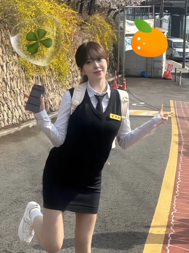 Gyuri 🍊 masa sekolah #fiveheartsunderoneroof #eunbi #gyuri 