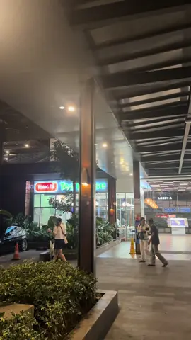 vibes Rest Area 456 Salatiga at night.