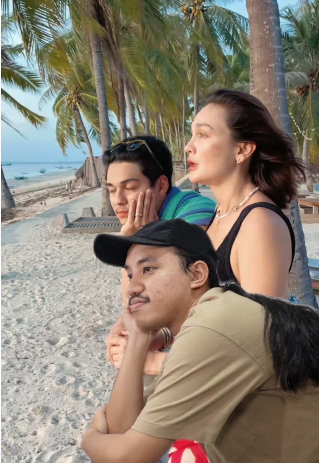 Yang pake kacamata siapa sih may 😑