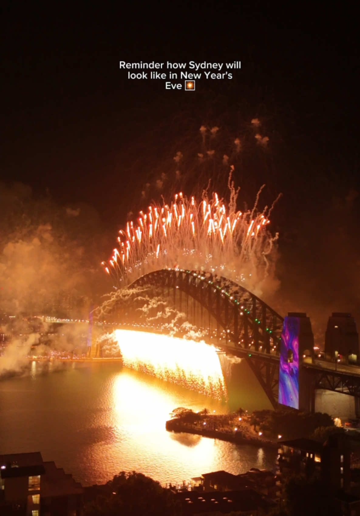 Quick reminder of how Sydney harbour bridge will look like in a month😍 Where are you gonna watch this year's fireworks?🎇 #sydney #australia #newyearseve #fireworks #newyearseve2025 