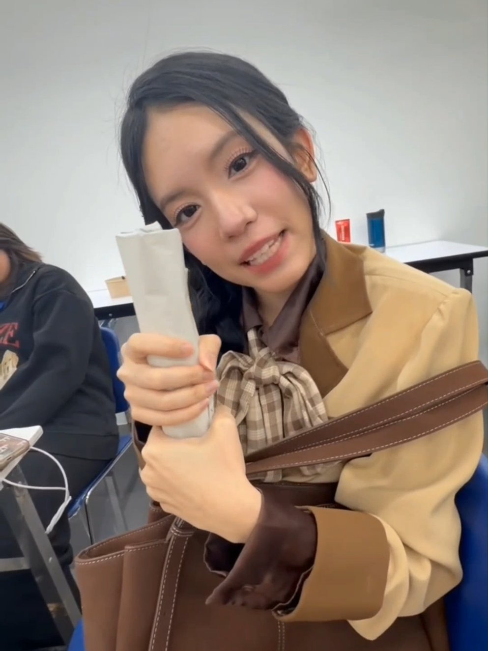 หนังสั่นเรื่อง โรตีในใจ นักแสดง พี่ลูกศร เมล พี่โรส #LuksornBNK48 #MailBNK48 #RoseBNK48 #bnk48 #คำสารภาพที่ไม่คาดฝัน 