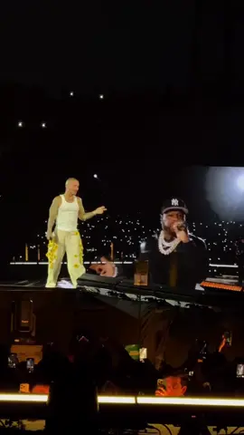 Y la gran sorpresa de la noche fue 50cent aterrizando exclusivamente en Medellín para cantar su repertorio en el Atanasio, está intacto cantando P.I.M.P #50cent #jbalvin