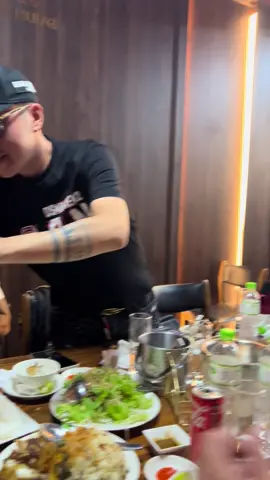 H mới tỉnh :))😎!#nhachaymoingay #giaitritiktok #sinhnhat 