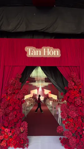 Never - cheesy tones for all ages. #hunghiep #hunghiepweddingevent #hiepweddingdesign #rapsukiencuoi #binhphuoc