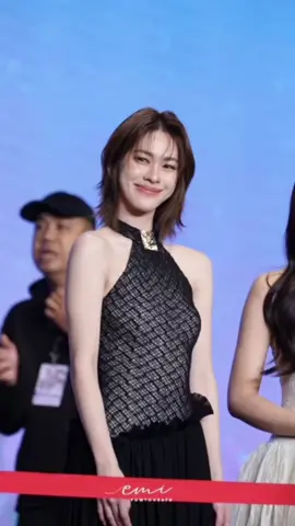 ชุดนี้คือผมไม่ไหว ใจจะวายยย ✨🖤 #emiamily #emithasorn #เอมี่ทสร #BBFanFestinMacau #emibonnie 