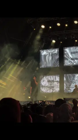 pesanmu kanggo tahun iki piye? @MASDDDHO #akhirtahun #liriklagu #fyp 